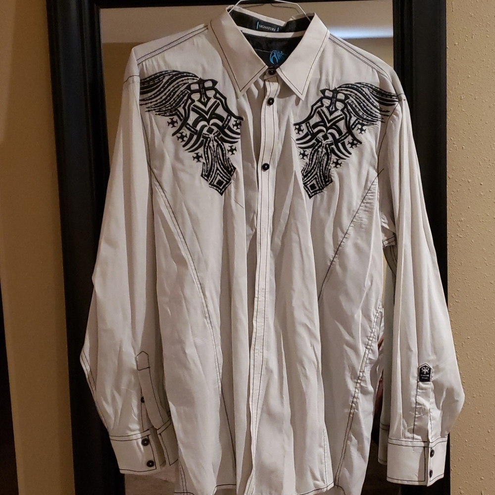 ROAR shirt